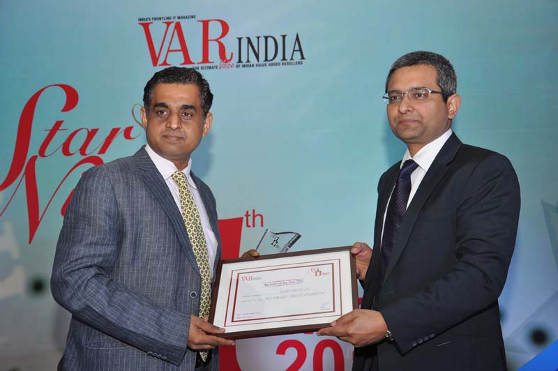 Mr.Manish Pant,M.D.- Luminous Power  giving away award to N Computing